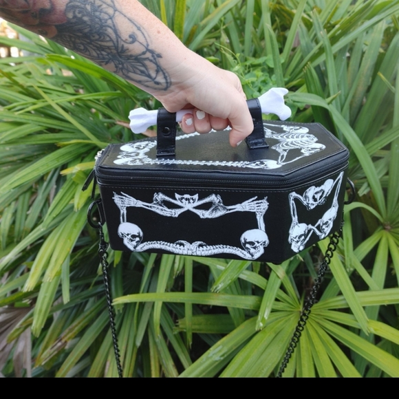 Coffin shapped crossbody purse bone skull skeleton - Picture 12 of 14